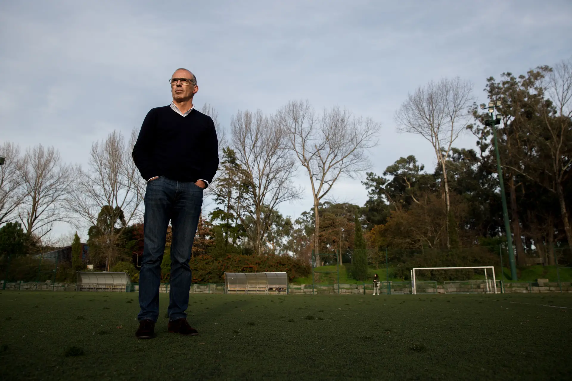 Fernando Valente tem 57 anos e voltou à 2ª Liga, ao Varzim, há menos de um mês, depois de ter passado dois anos na China, nos juniores do Shandong Luneng