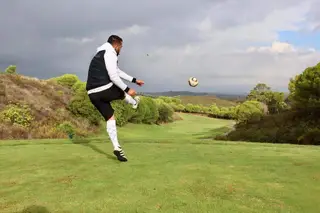 Num torneio de footgolf