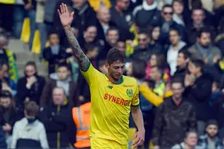 Cardiff City tem de pagar seis milhões de euros ao Nantes por Emiliano Sala  - SIC Notícias