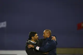 Silas preocupado com o FC Porto, "a melhor equipa em Portugal", mas especialmente com o mercado: "Avizinham-se tempos difíceis para nós"