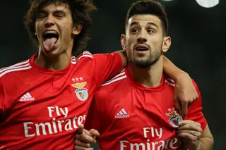 Última hora: a Proteção Civil registou 37 ocorrências na associação recreativa de Alvalade (o furacão Félix, por Um Azar do Kralj)