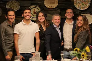 Rui Barros com a mulher e os quatro filhos numa foto recente