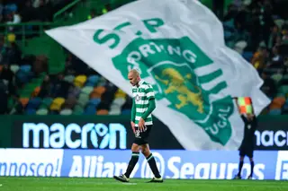 Sporting diz que Bas Dost pediu para sair em maio e que não sai porque não quer. E que “sabe quem está a colocar notícias falsas”