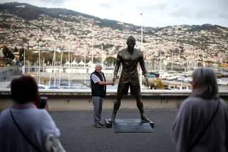 Cristiano Ronaldo e Jorge Mendes doam cinco ventiladores à Madeira
