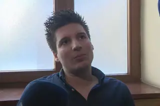 Três polícias e viagem em executiva: Rui Pinto já está em Portugal