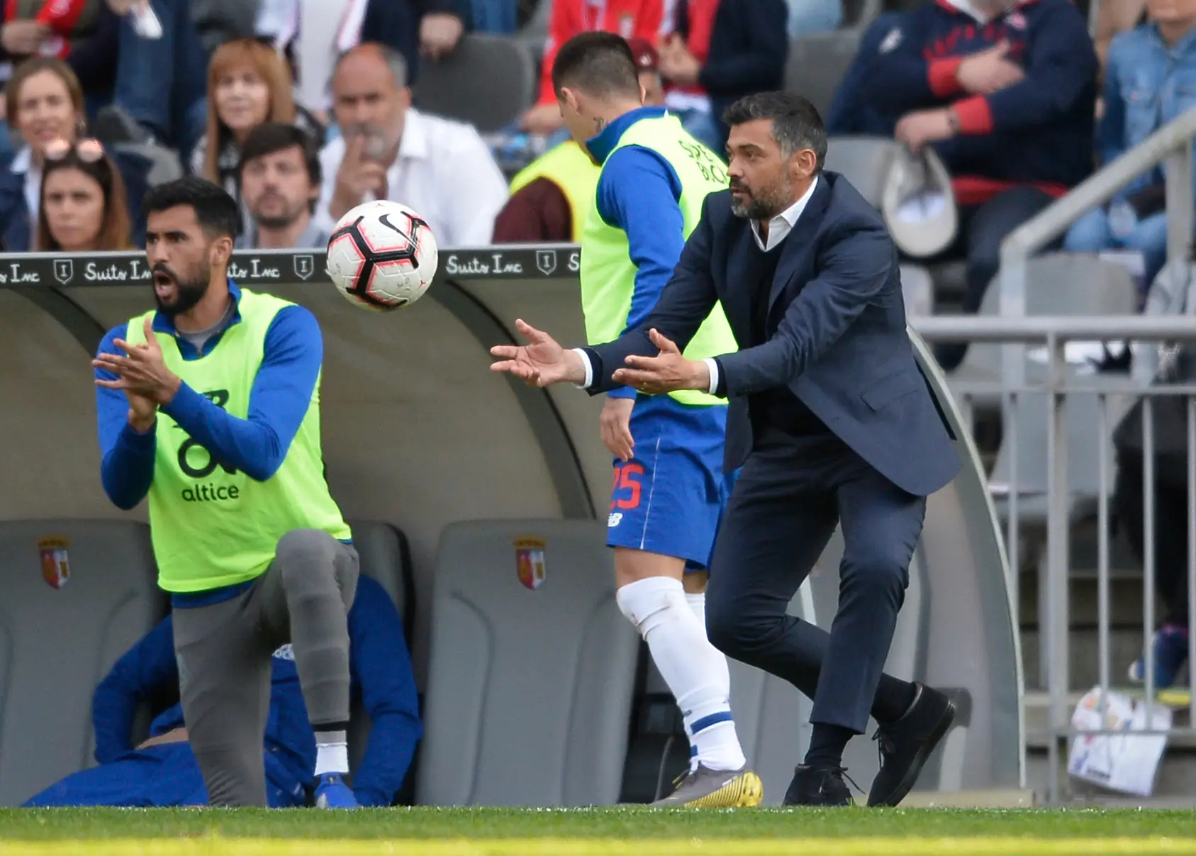 “Sérgio Conceição até parece não ser mau treinador. Mas é - e sejamos claros - um javardo”