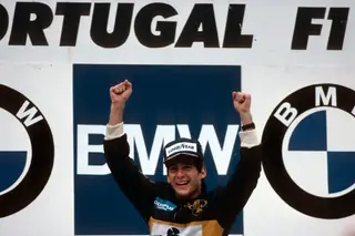 21 de abril de 1985: a primeira vitória de Ayrton Senna da Silva, na chuva torrencial do Estoril, a dar uma volta a quase toda a gente