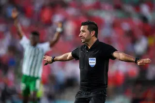 E o árbitro que vai apitar o dérbi é...