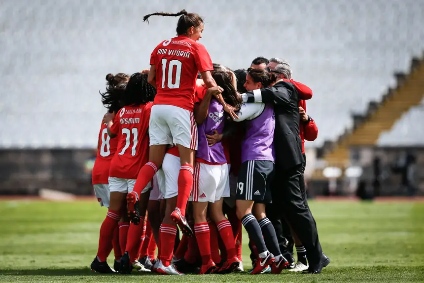 Grandes Jogos Benfica Vence Primeiro Derbi Feminino Na Luz Tribuna Expresso