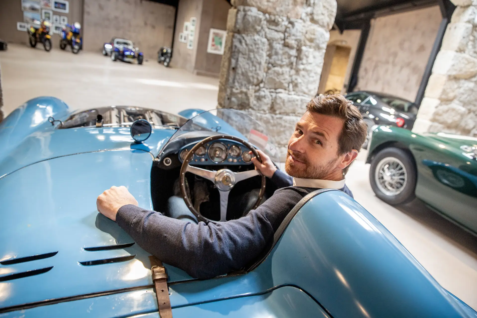 André Villas-Boas com outra das paixões da sua vida, os carros.