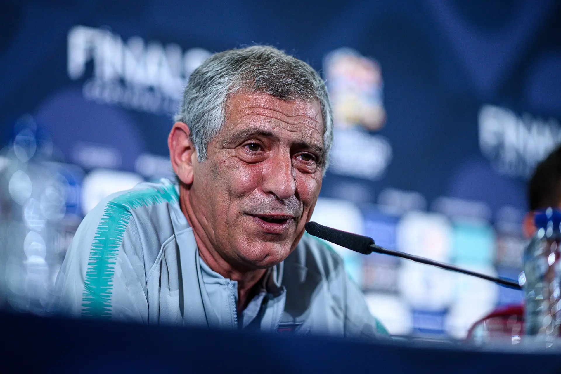 Pressão? Fernando Santos não sente disso