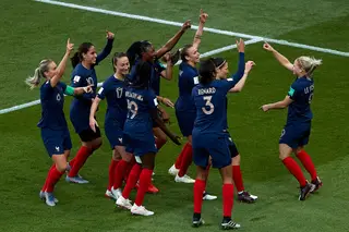 França abre o Mundial feminino com uma goleada