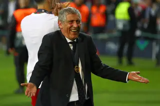 Fernando Santos e a "família indestrutível" que mesmo nos maus momentos foi "fortíssima"