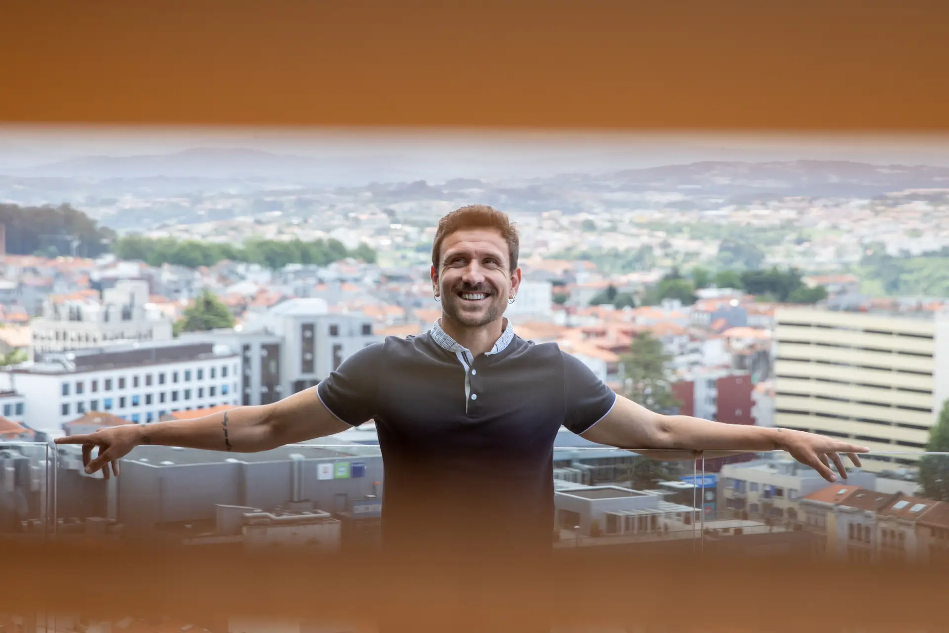 “Estou mortinho para ir às largadas de touros com o fato do Borat. Quando não tiverem coragem, mandem o Ukra que o Ukra não tem vergonha”