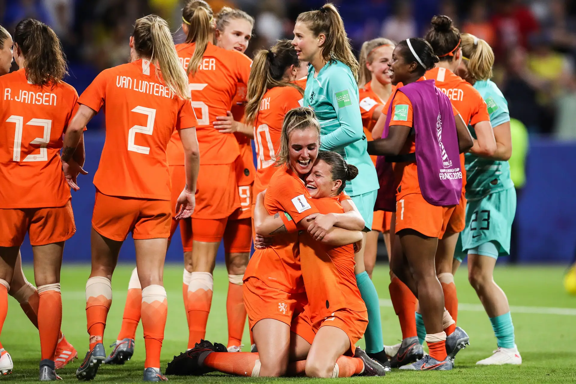 Holanda vence Suécia no prolongamento e garante final do Mundial