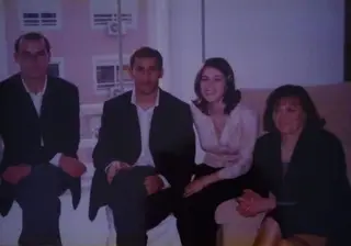 Bruno Caires com o imão mais velho (à esquerda), a irmã e a mãe