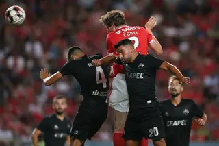 Um detido e quatro identificados pelos incidentes no Académica-Benfica