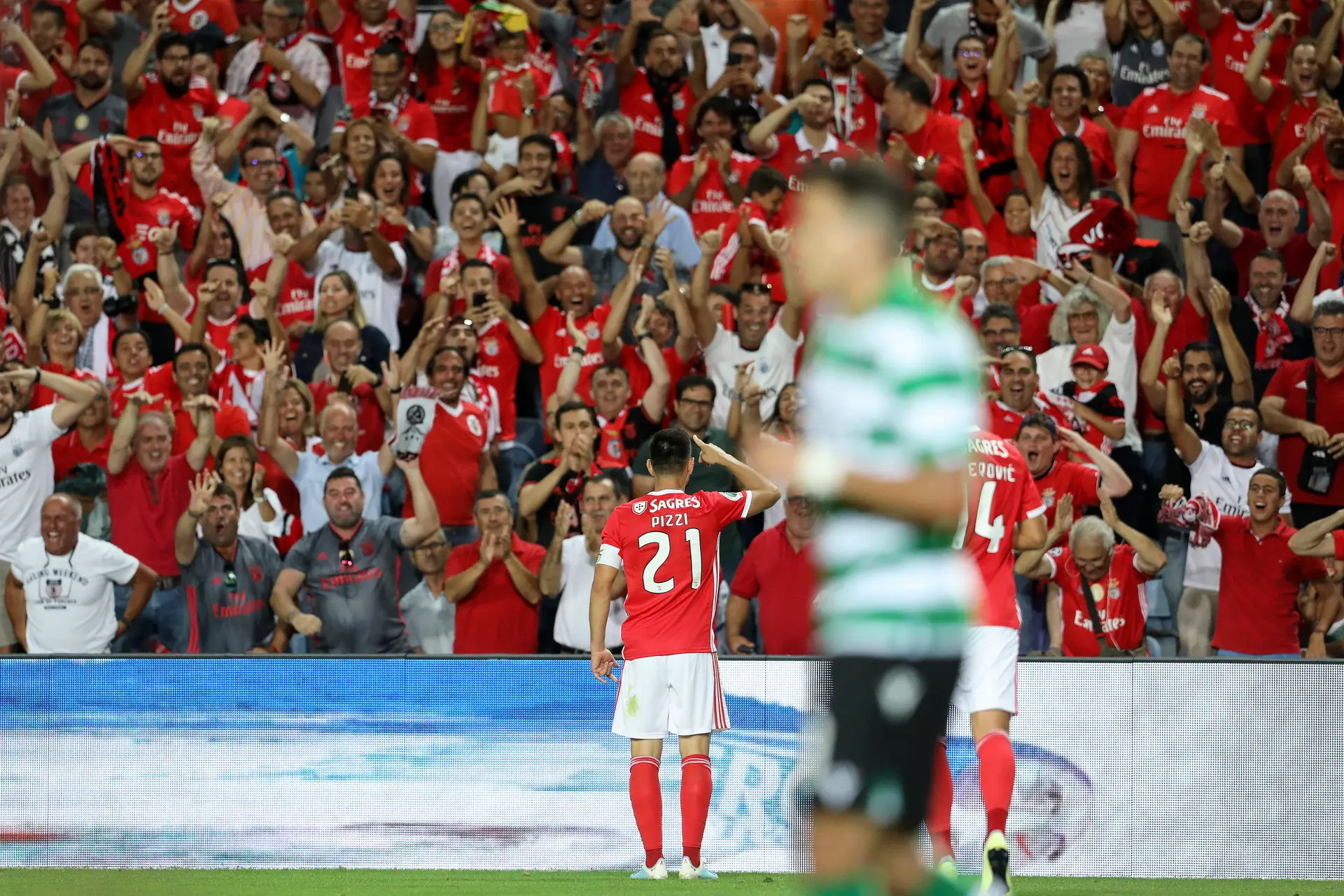 Cartões e penáltis perdoados? Os lances polémicos do Benfica-FC Porto