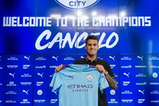 Imprensa inglesa elogia portugueses do Manchester City, sobretudo João Cancelo