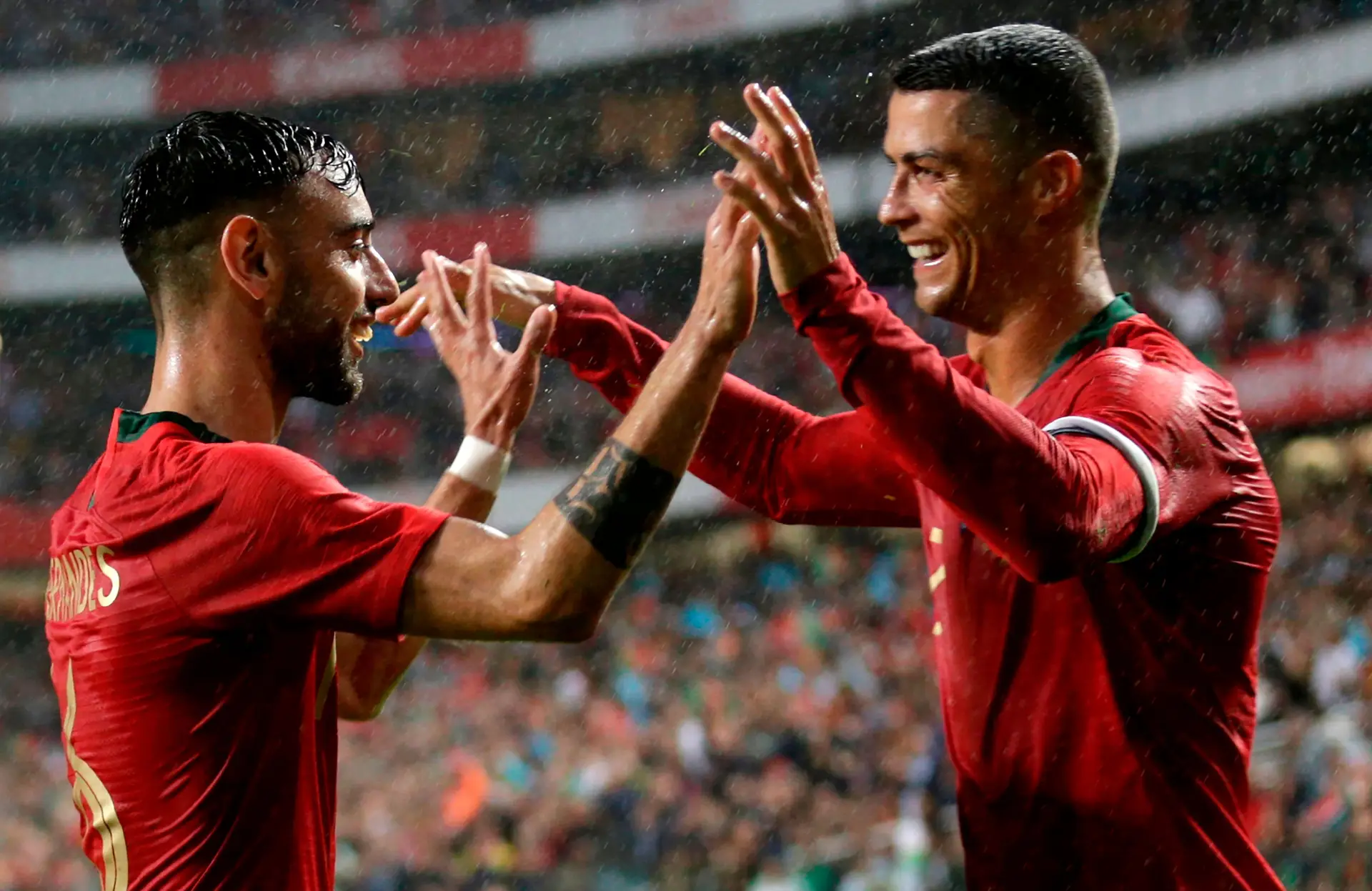 A 197.ª vez de Cristiano Ronaldo com a camisola de Portugal traz novo  recorde: é o jogador mais internacional de sempre