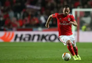 Para quê gastar dinheiro quando se tem Zivkovic?