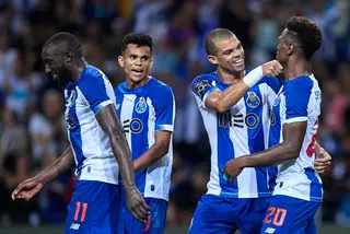 Lá em Casa Mando Eu viu Carlos Xistra obrigar Pepe a trocar de calções, uma vez que ainda lá tinha guardados o Seferovic e o De Tomas