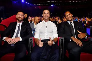 Depois da UEFA, a FIFA: Ronaldo, Messi e Van Dijk na luta pelo “The Best”
