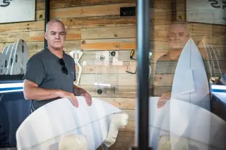 Diz quem lhe faz as pranchas: “Não queria fazer o que o Kikas faz, que é ter de surfar ondas de meio metro à volta do mundo”