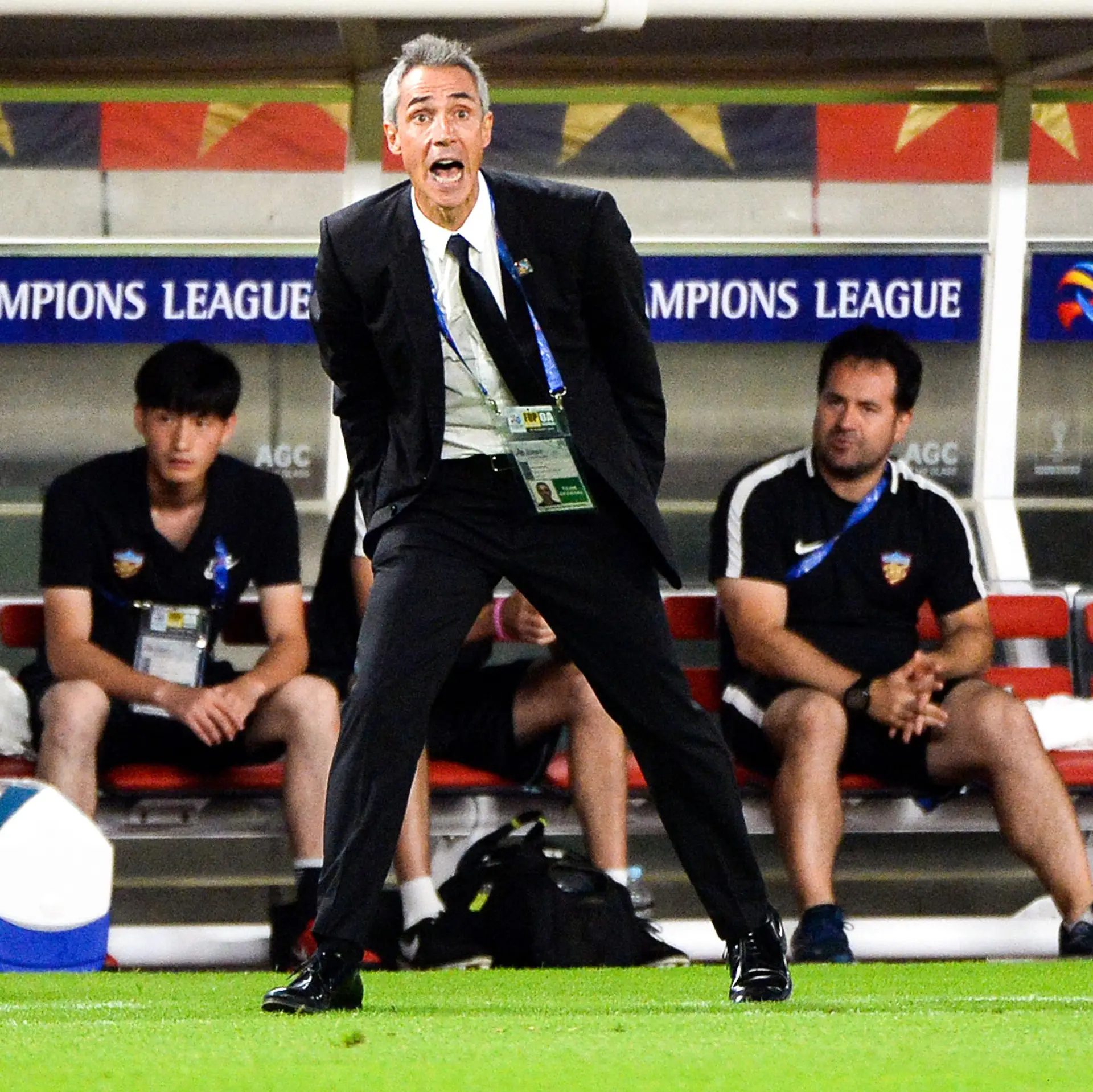 Paulo Sousa é, a partir de agora, um treinador livre
