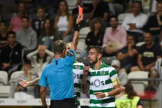 Leonel Pontes queixa-se dos ataques a Bruno Fernandes: "É o mais massacrado em termos de faltas e agressividade"