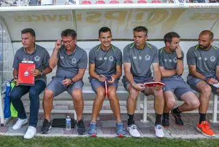 Nuno Santos (4º) com a restante equipa técnica do Lille