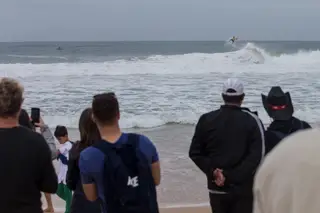 Medina fez asneira, foi eliminado e saiu da água para ir reclamar com os juízes