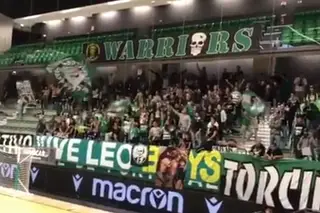 Claques pedem demissão do presidente do Sporting: "Varandas, o que é que fazes aqui?"