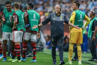 “Uma coisa é ensinar, outra é saber ensinar”: Jesus sem voz mas com a final da Libertadores no bolso