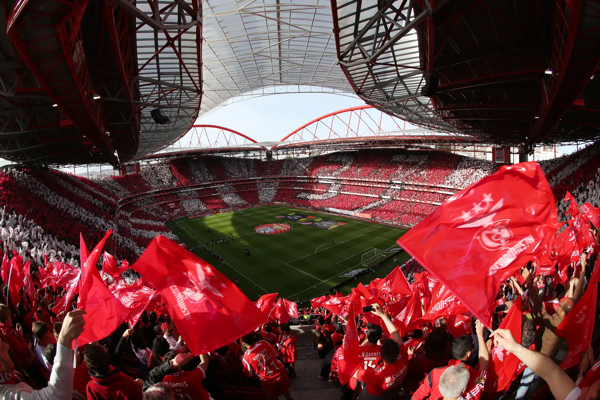 Há 15 anos, o Benfica se despedia do antigo Estádio da Luz