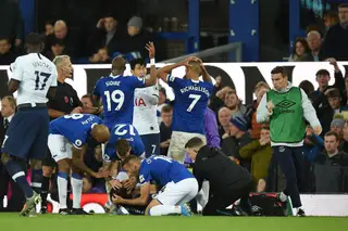 Em jogo marcado por lesão grave de André Gomes, Everton e Tottenham ficam  no empate no Inglês - Lance!