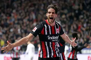 Gonçalo Paciência: “Passava férias com o Mozer, que dava porrada no meu pai nos clássicos. Os jogadores dão-se bem fora de campo”