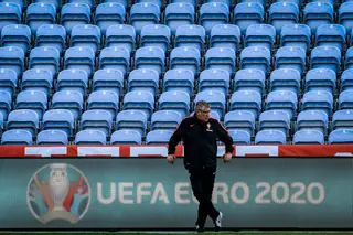 "Toda a gente gosta de dar palpites sobre o Cristiano. Está aqui, está bem e vai jogar. Peço desculpa, mas não volto a falar disso"