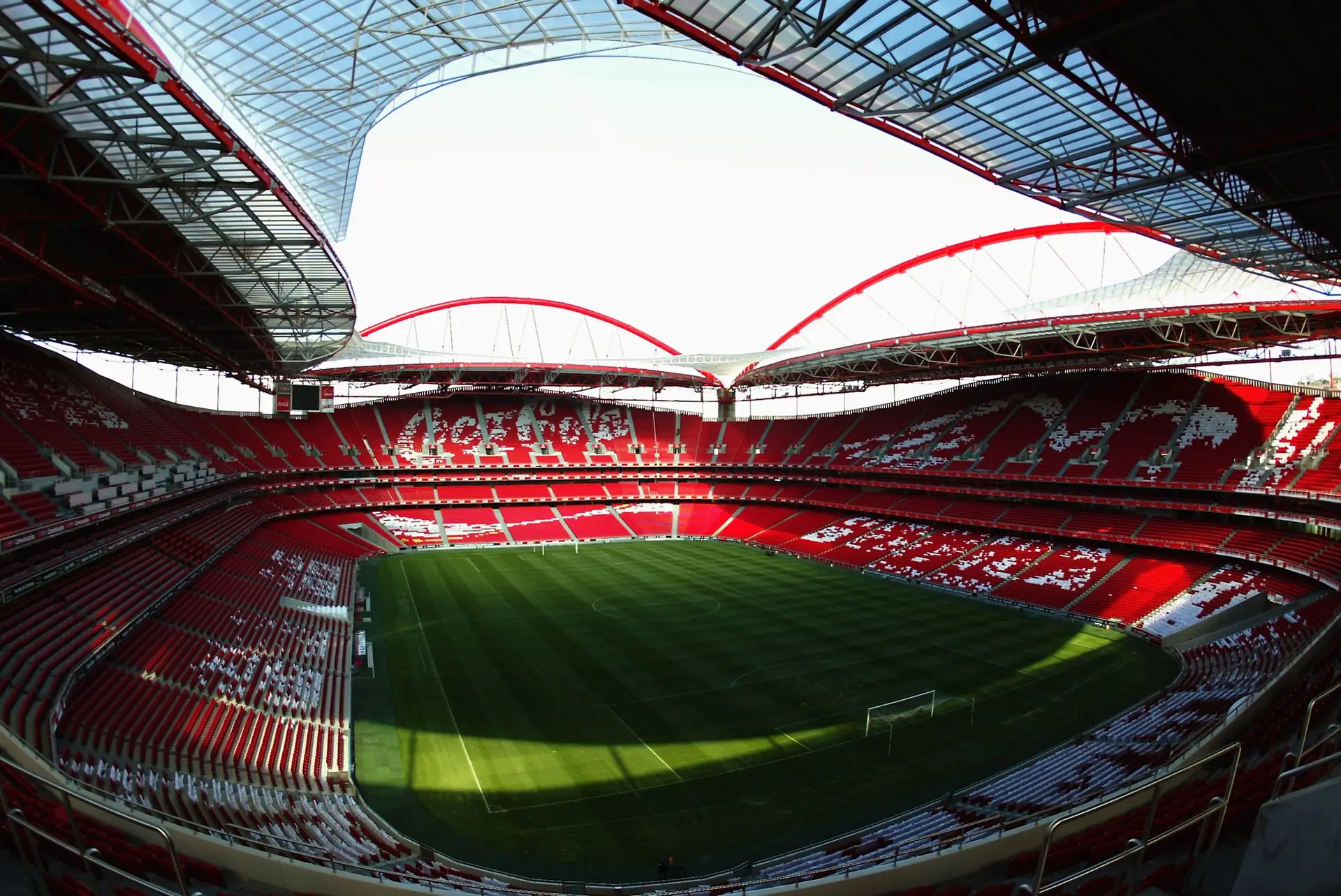 O que é a OPA sobre o Benfica e quem pode ganhar com ela?