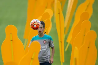 Cláudia Neto, a única jogadora portuguesa nas 100 melhores do mundo: “São 13 anos de sacrifícios. Mas estou na melhor equipa do mundo”