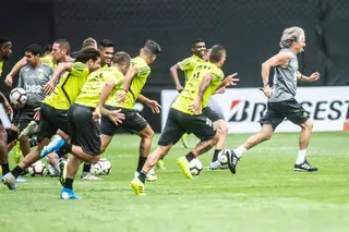 Entre Jesus e a Libertadores, há o River de Marcelo Gallardo