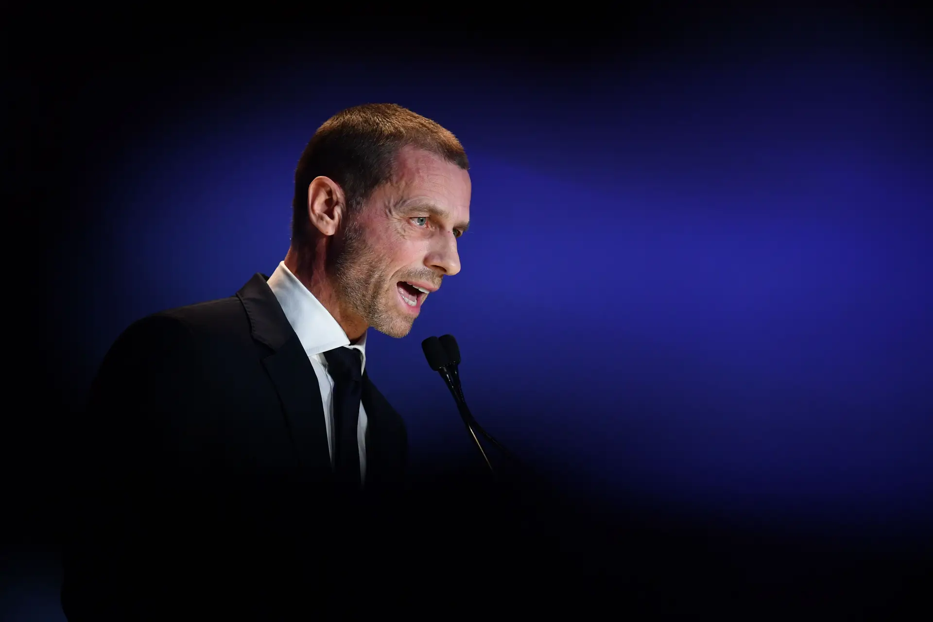 “Nunca vi uma pessoa mentir tantas vezes e fui advogado criminal durante 24 anos”: líder da UEFA atira-se a presidente da Juventus