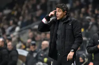 Bruno Lage: "Cada pessoa tem as suas opiniões e eu respeito, mas neste momento sou eu o treinador do Benfica, sou eu que tomo as decisões"