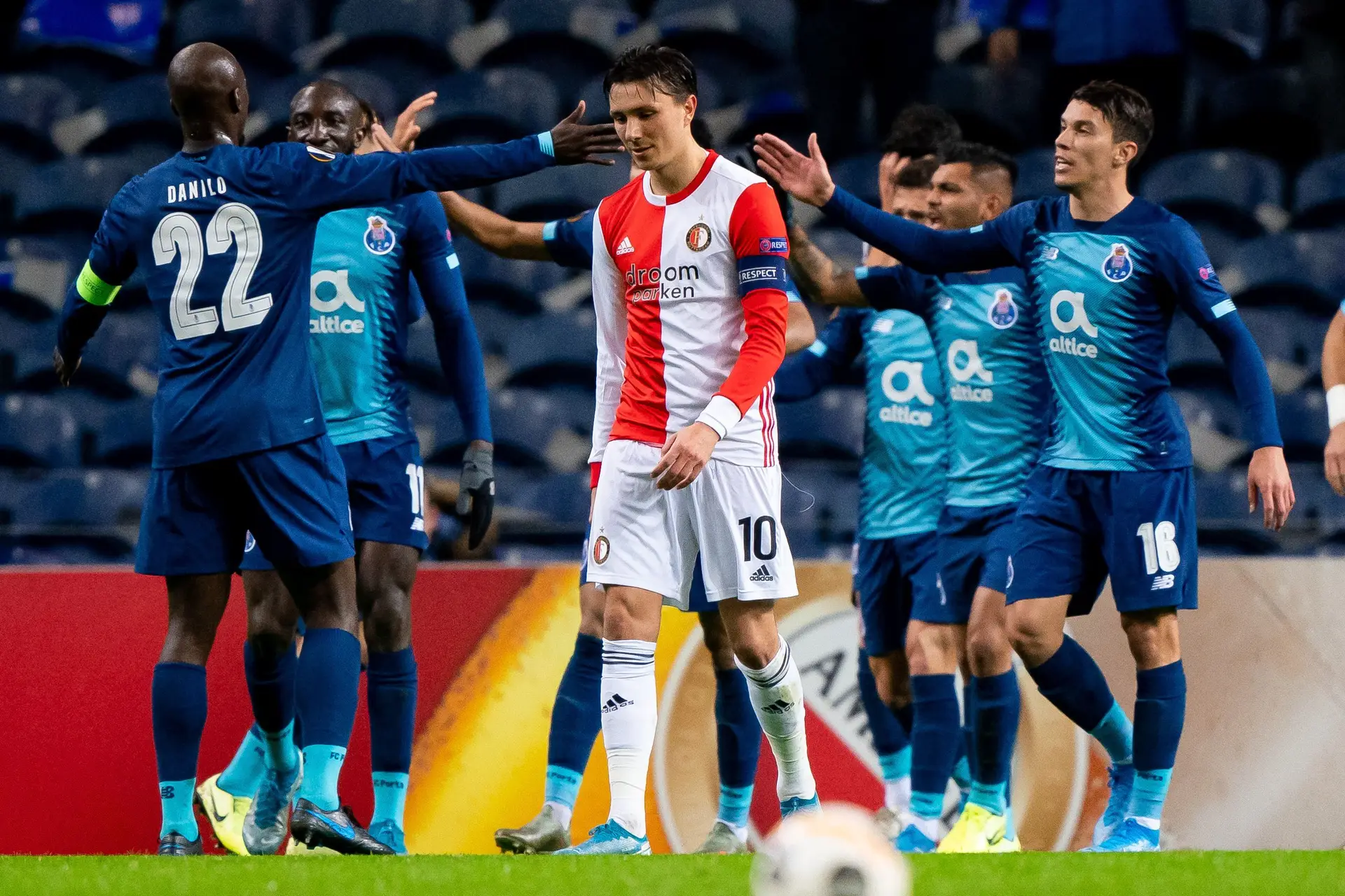 FC Porto garantiu apuramento com uma vitória sofrida