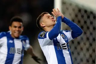 O terceiro golo do FC Porto não foi no Coliseu, nem no Sá da Bandeira. Foi no Dragão. Coisa mai linda! (por Lá em Casa Mando Eu)