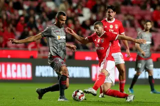 Taarabt, o engenho e a esperteza de rua que o situam algures entre uma cigana vidente e Yuval Noah Harari (por Um Azar do Kralj)