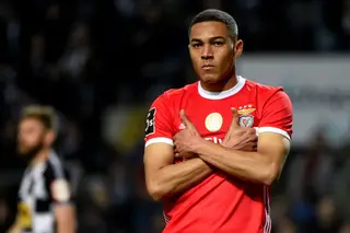 Uma espécie de anuário: a liga portuguesa em revista, clube a clube, do último para o primeiro