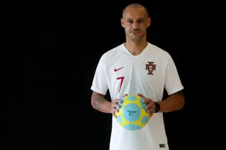 Madjer: “Tive um acidente, fiquei dois anos parado, 80 pontos numa perna, dedos partidos. Há males que vêm por bem”