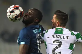 Já perdoei muita coisa a Marega, só Nosso Senhor Jorge Nuno sabe quanto. Mas atirar assim o Nakajima ao chão... enfim (Lá Em Casa Mando Eu)