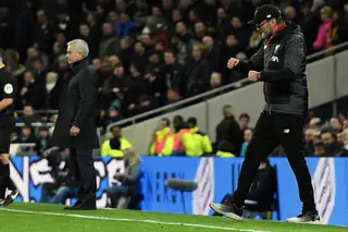 Liverpool vence Tottenham e abre autoestrada em direção ao título, com 16 pontos de vantagem